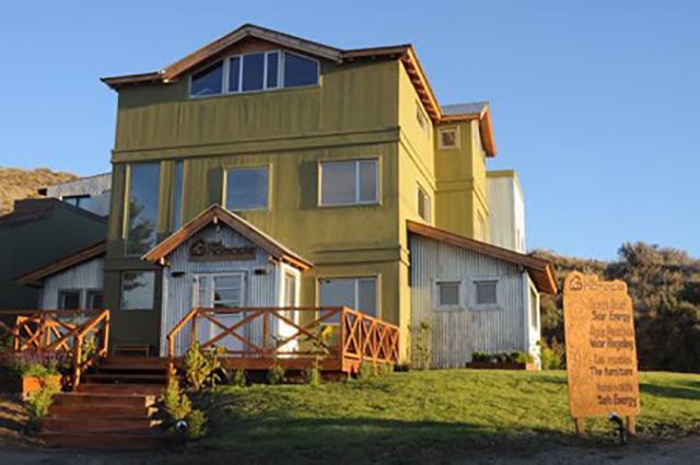 Del Nomade Hosteria Ecologica Puerto Piramides Exterior photo